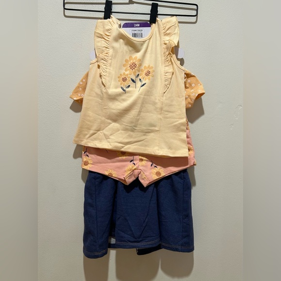NWT Pekkle 4 Piece Bundle Set - Overalls Dress, Shorts and 2 Shirts - Girl’s 24M - Picture 3 of 5
